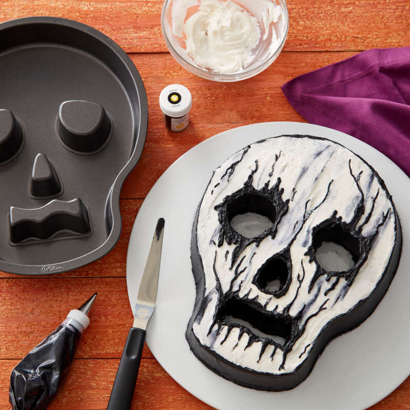 Skull Tube Pan