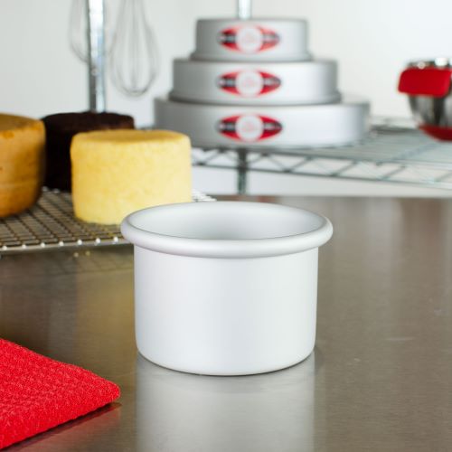 Round cake pan solid bottom 4 x 3
