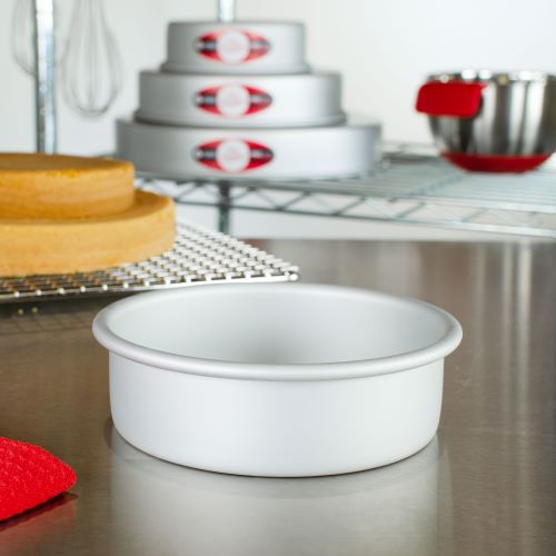 Round cake pan solid bottom 6 x 2