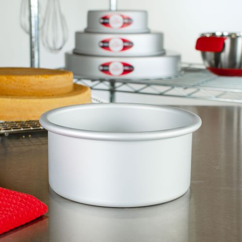 Round cake pan solid bottom 6 x 3