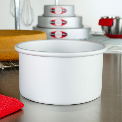 Round cake pan solid bottom 7 x 4