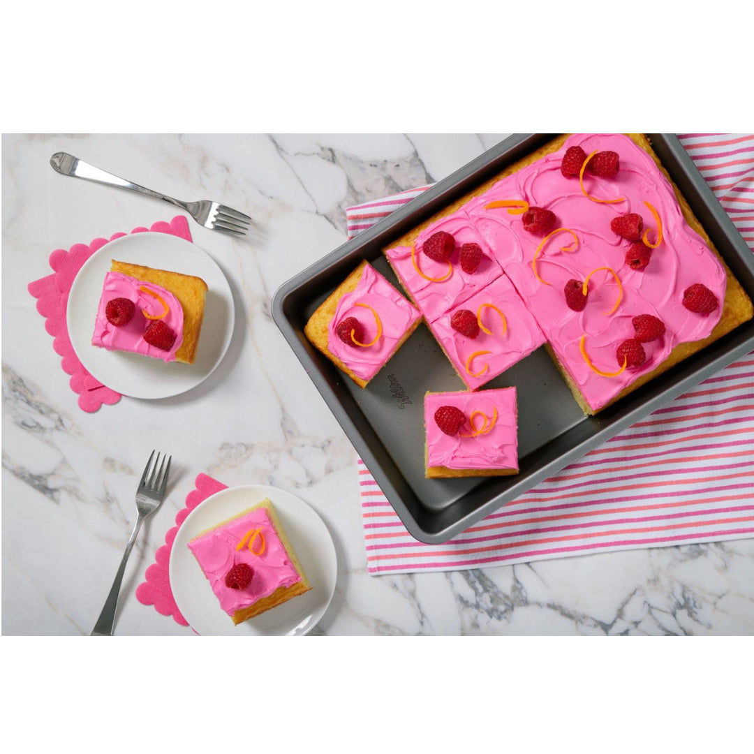 Silver' 13x9in Oblong Cake Pan