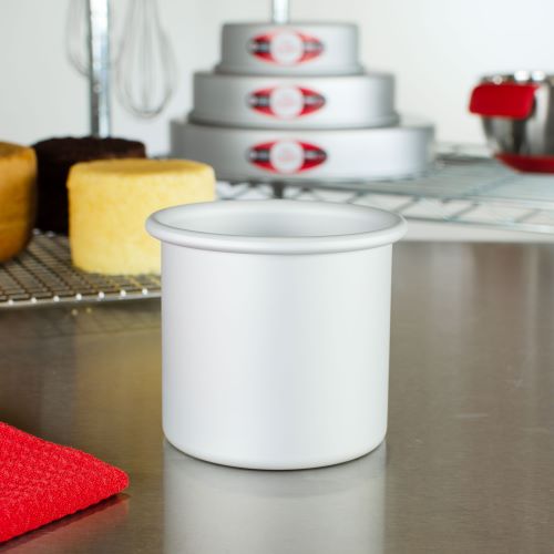 Round cake pan solid bottom 4 x 4