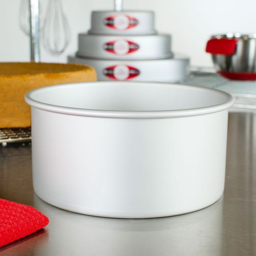 Round cake pan solid bottom 8 x 4